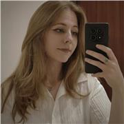 Laureanda in pittura, storia dell'arte offre lezioni e laboratori artistici